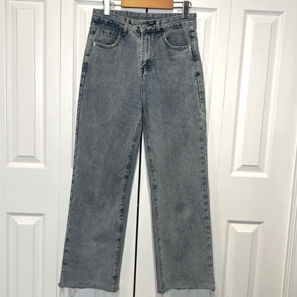 Princess Polly High Rise Raw Hem Light Wash‎ Jeans Size 4